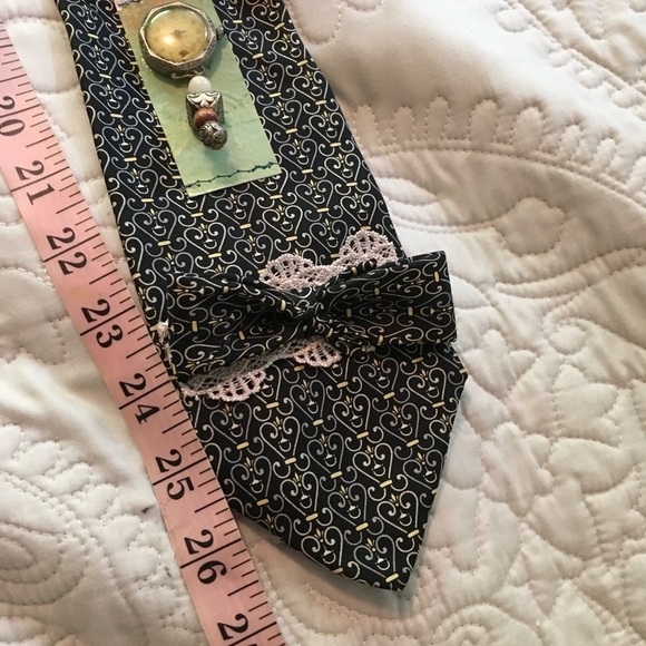 Upcycled Reworked Tie with Vintage Watch Steampunk Style - Picture 16 of 16
